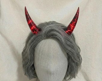Glowing Demon Horn Hair Clip LED Light Up Devil Horns Gothic Cosplay Headpiece Fantasy Crack Effect Halloween Costume Gift for Cosplayers