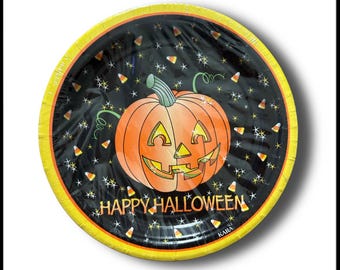 NIP Vintage Halloween Paper Plates / Package of 16, 7" Round Dessert