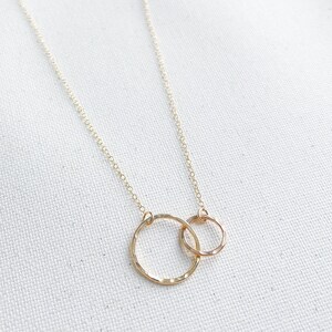 Interlocking Gold Circles Necklace, 14K Gold Filled Chain Necklace,  Friendship Necklace