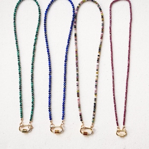 Halsband med pärlsten och karbinhake | Malakit/Lapis/Regnbågsturmalin/Granat