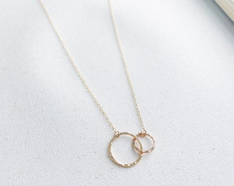 Interlocking Gold Circles Necklace, 14K Gold Filled Chain Necklace, Mother's Day Gift, Friendship Necklace