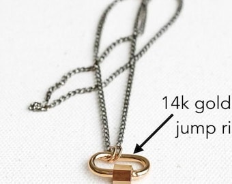 Collar con mosquetón de plata de ley y cadena de eslabones de varios metales