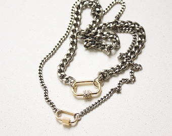 Collar con mosquetón de cadena de eslabones de plata, joyería de metales mixtos