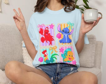 Camiseta con collage de personajes de Disney: La Sirenita, Flounder y Stitch / Disney World, Disneyland y Magic Kingdom