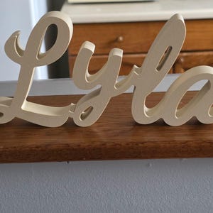 Plaque de nom cursive personnalisée | Script de danse personnalisé imprimé en 3D | Décoration de bureau de mariage pour chambre d'enfant | Idée cadeau baby shower pour enfants