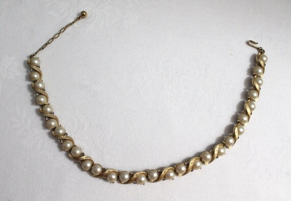 Trifari 1960s Brushed Gold Tone Choker Necklace F… - image 1