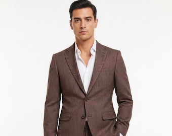 Traje de dos piezas a rayas finas azul marino y marrón – Corte ajustado, ideal para bodas y ocasiones formales en la oficina.