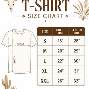 Puede incluir: Una tabla de tallas de camiseta con un dibujo lineal de una camiseta y flechas de medici&oacute;n para el pecho y el largo. Una tabla enumera las tallas de la S a la XXL con las medidas en pulgadas. El texto dice T-SHIRT SIZE CHART.