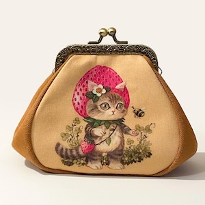 Kitty's Wonderland Club 7 - Cat Kiss Lock Coin Pouch