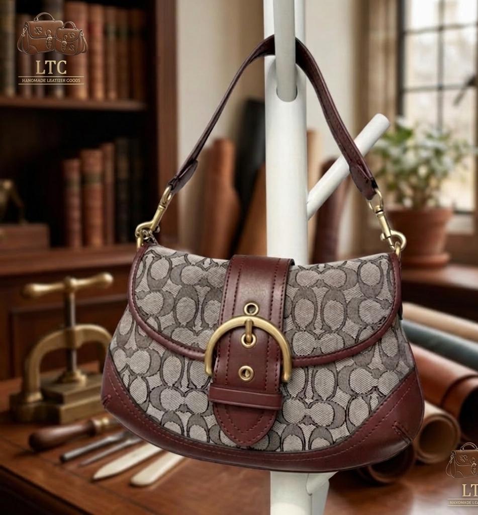 ショルダーバッグ COACH Dark Brown Leather Shoulder Bag Coach Lana Shoulder Bag | Brown | FARFETCH CA