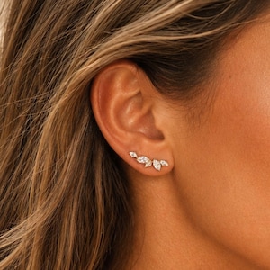 Pendientes trepadores dorados / Pendientes trepadores con forma de hoja de circonita cúbica / Pendientes minimalistas / Joyería llamativa