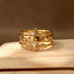 Stapelbara ringar i Celestial Gold, Månstjärne-solringar, Eleganta stapelbara ringar, Vattentäta, Antracitgröna, Present till henne, Minimalistiska smycken