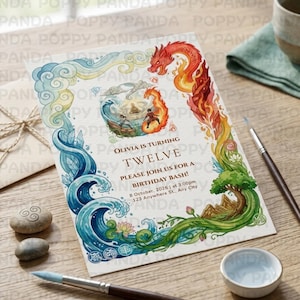 Puede incluir: Una invitación de cumpleaños en acuarela con temática de fantasía. La invitación presenta un dragón, elementos de agua, fuego y tierra. El texto dice "¡Olivia cumple doce años, únete a nuestra fiesta de cumpleaños!" con fecha y hora.