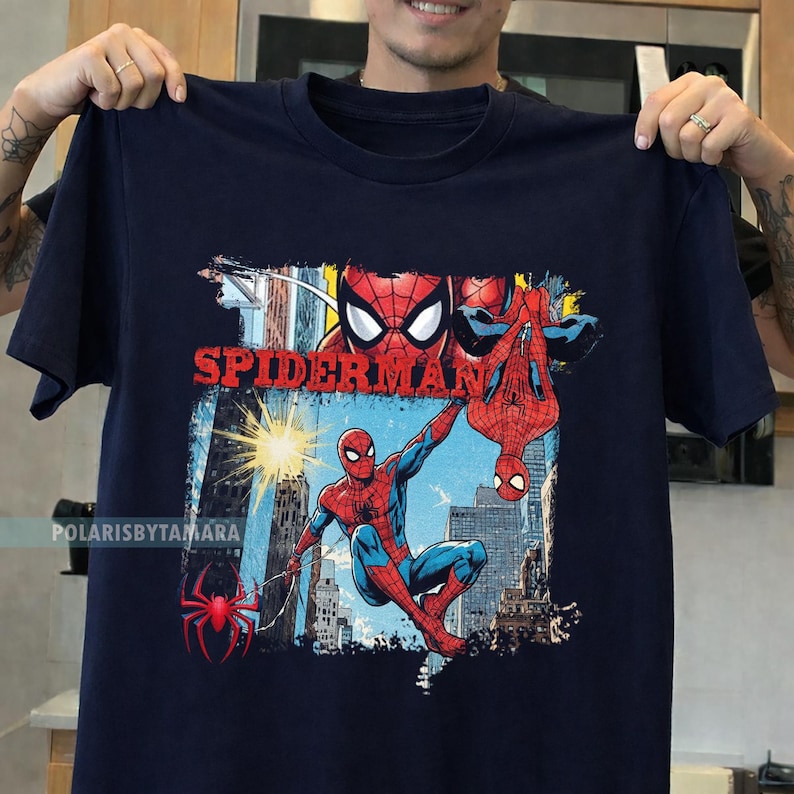 Puede incluir: Un juego de tres tazas de cer&aacute;mica con un acabado mate moteado. Las tazas son de color crema, gris claro y gris oscuro. Cada taza tiene un dise&ntilde;o simple y minimalista y un asa redondeada.