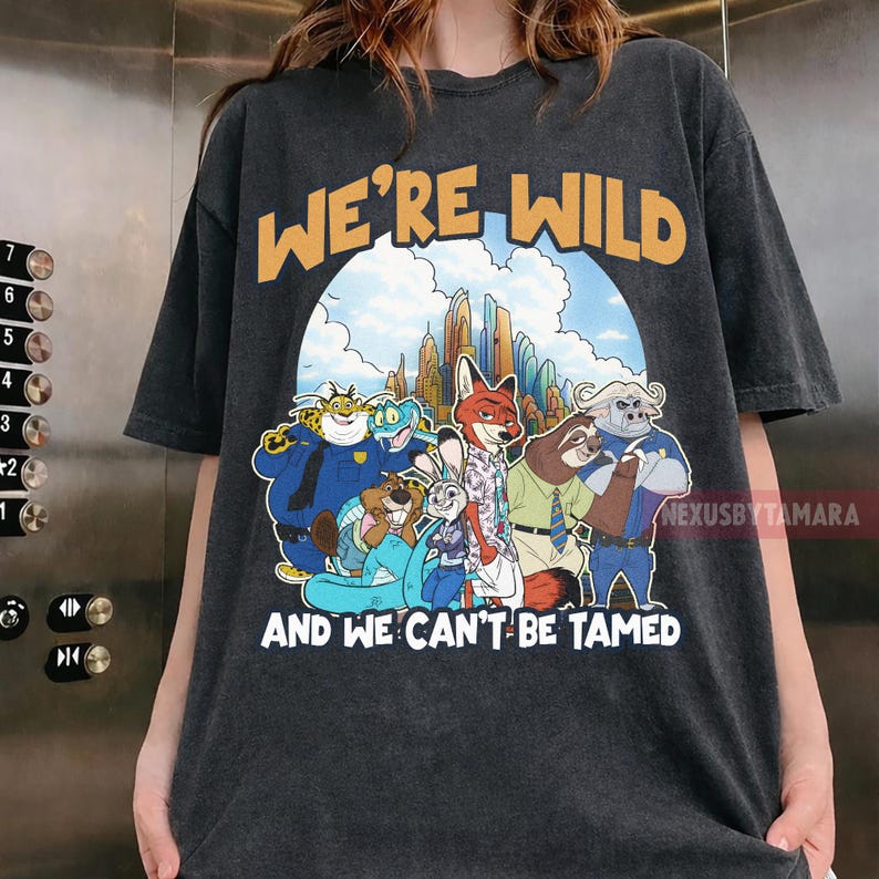 Puede incluir: Un juego de tres tazas de cer&aacute;mica con un acabado moteado y mate. Las tazas son en tonos crema, gris claro y gris oscuro. Cada taza tiene un dise&ntilde;o simple y minimalista y un asa redondeada.