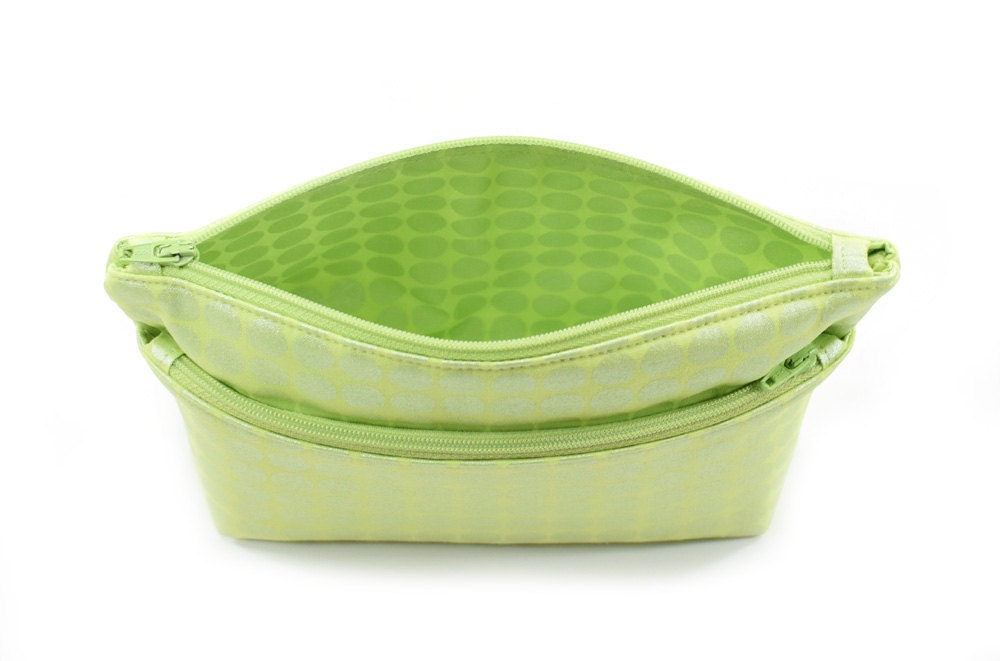 green pouch bag