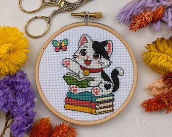 Chaton lisant des livres, motif point de croix | Cerceau à broder chat (téléchargement PDF)