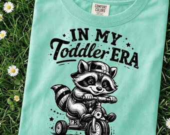 Cooles Kleinkind Waschbär T-Shirt Design PNG, trendige Kleinkindästhetik, Kinder-Grafik-T-Shirt-Design, Kleinkind Geschenkidee, Mutter Geschenkdesign, Sublimation