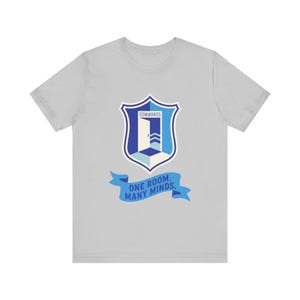 Multi-Agent Relay Room Convergence - Commands.com Room Doorway Badge T-Shirt for AI Developers afbeelding 2