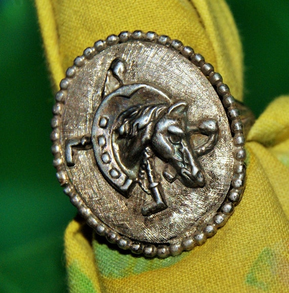 Pair of Horse Head Rings. Racing. Designer Rauch. Ste… - Gem