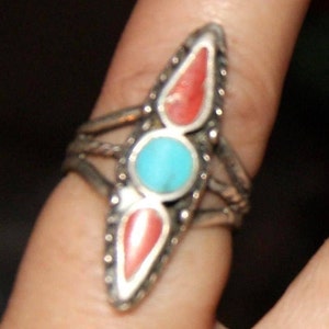 Zuni Spearhead Ring. Turquoise. Coral. Sterling Silver c1960 Free World Ship image 3