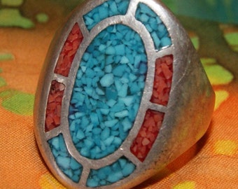 Big Old Pawn Ring. Turquoise & Coral Chip Inlay. Sterling Silver. c1955.  Free World Ship