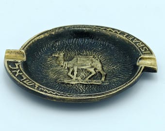 Cenicero antiguo de latón procedente de Israel, firmado, con forma de camello, pequeño adorno de la década de 1960.