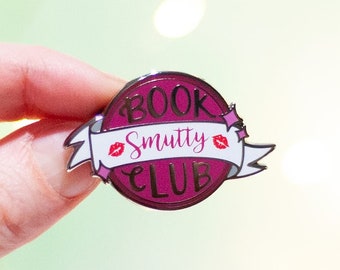 Broche de esmalte do Clube do Livro Shmutty