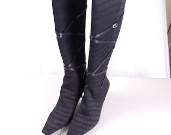 Bota feminina Andrew Geller Ita, tamanho 9 M, preta, de salto alto e bico fino, estilo gótico punk.