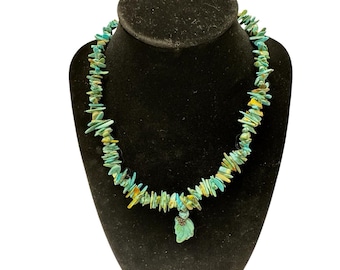 Vintage Turquoise Chip Choker Necklace Leaf Pendant Southwestern 15"