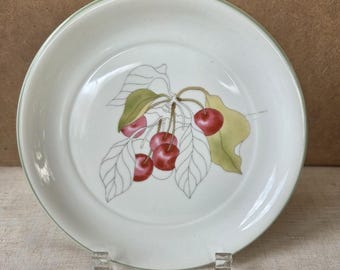 Platos de acuarela Vintage Block Spal - Diseño de frutas de Mary Lou Goertzen - Juego de 3 platos de postre - Ciruela, pera, cereza - Hecho en Portugal en 1984
