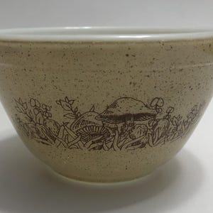 Vintage Pyrex Forest fancies nesting bowls #401 and #403