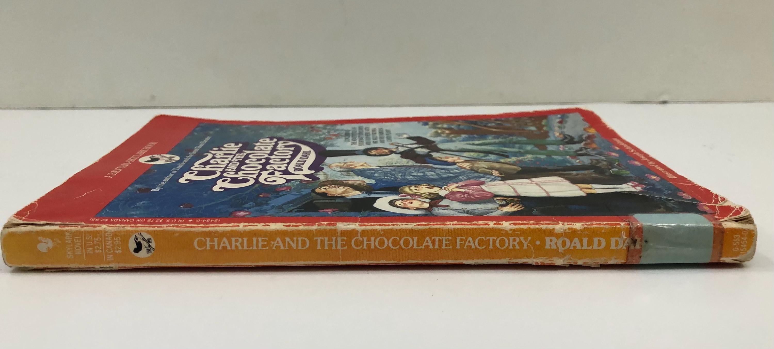 ❤️ チャーリー 　洋書　古書　ビンテージ Amazon | Charlie and the Chocolate Factory (Colour Edition