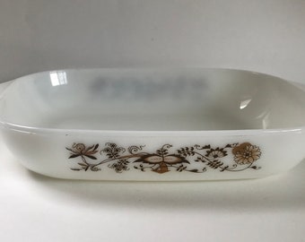 Vintage oblong Pyrex brown vine casserole dish