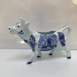 Vintage delft blue on blue Japan cow creamer,vintage cow creamer,collectable
