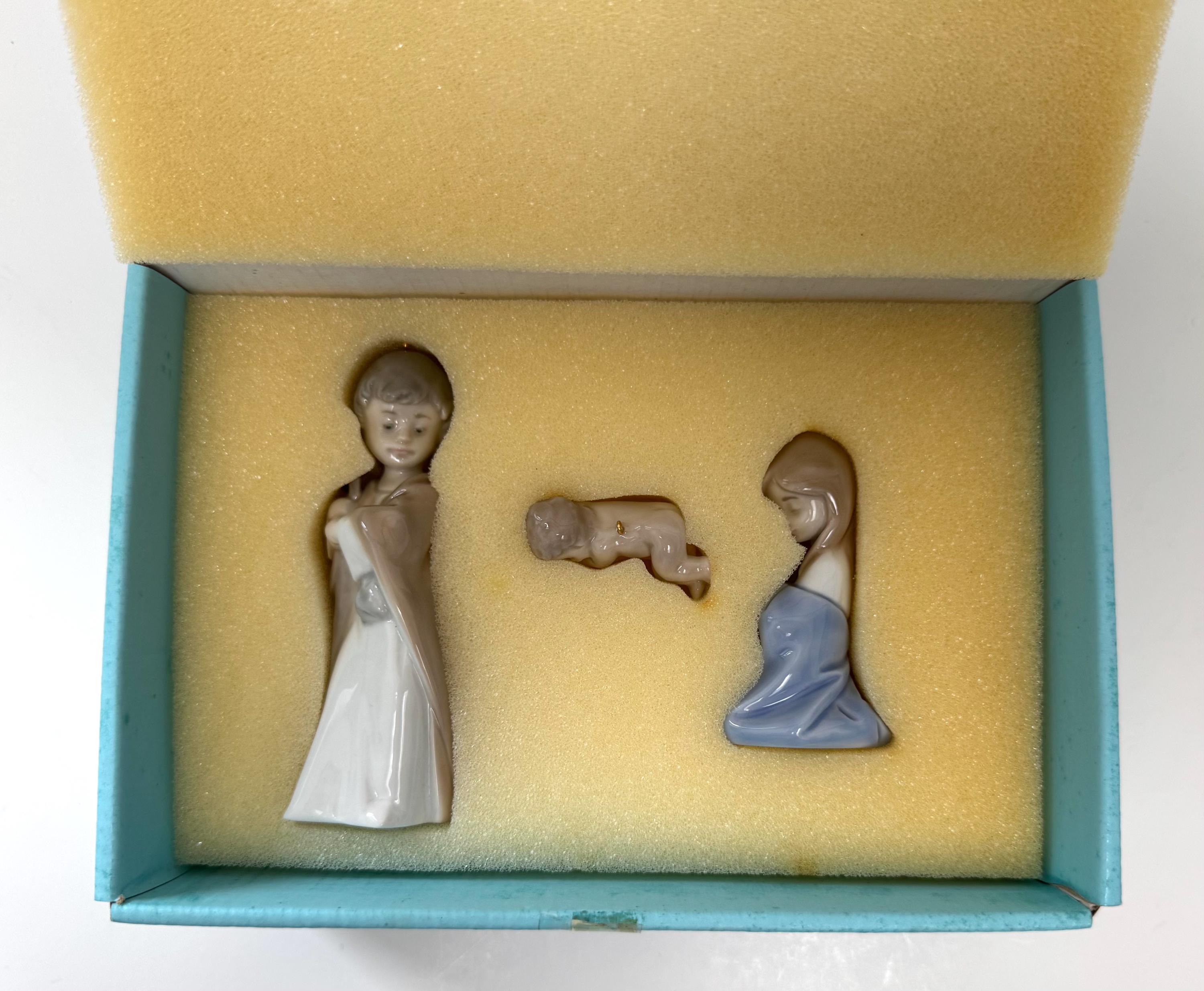Lladro Daisa Mini Sagrada Familia,porcelain Holy Family