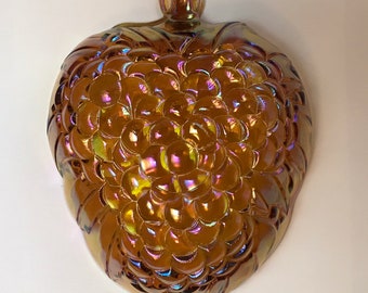 Large vintage carnival glass bowl/decorative bowl