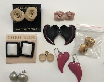 Vintage earring lot/assorted earrings