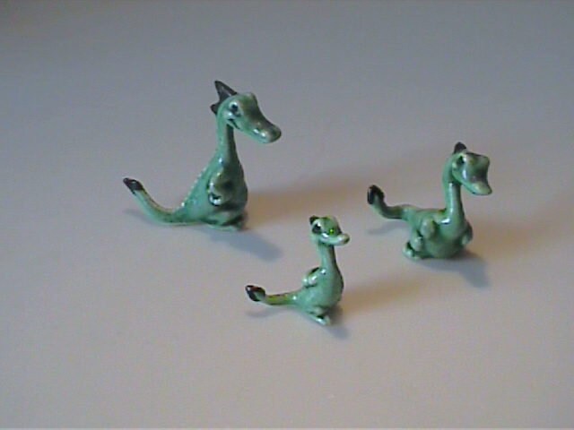 Vintage 1965 Miniature Hagen Renaker Family of Green Dragons