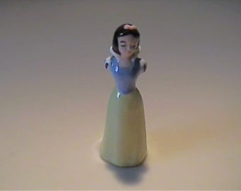 Vintage 1956 miniature Hagen Renaker Disney Snow White
