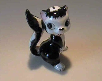 Vintage 1960's miniature bone china character skunk