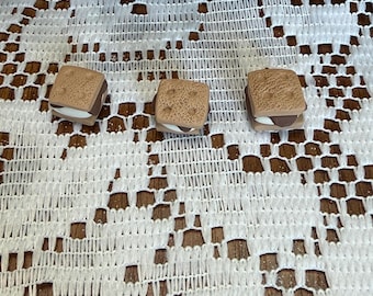 Pequeños s'mores de arcilla polimérica con dijes sueltos, selección aleatoria