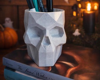 3D Printed Skull Pen Holder – Geometric Pencil Cup