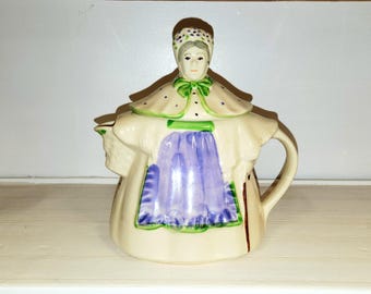 Granny Ann Teapot by Shawnee Pottery,  1940's Kitsch,  Sage Green Apron in Excellent Condition No Chips, Cracks or Crazing