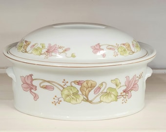 Pillivuyt 1.75 Quart Covered Casserole, with Lid,  Oval, 9" x 7" x 3.5" Similar to Les Volutes Pattern