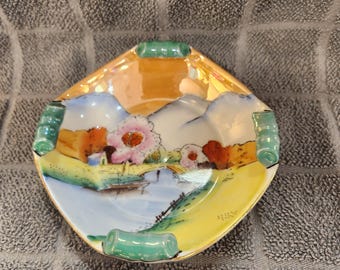 Lusterware, Handled Bowl, Handpainted, Made in Japan 6.25" diameter, 1.625" deep, Mint Condition