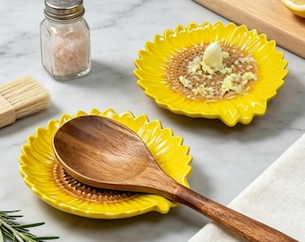 Handmade Ceramic Garlic Grater | Dual-Function Kitchen Spoon Rest | Food-Safe Ginger Grater Plate | Practical Kitchen Gadget