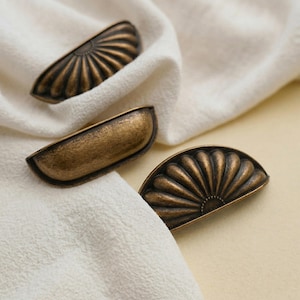 Antique Brass Cup Pull Handles 64mm 76mm Vintage Drawer Pulls Kitchen Cabinet Handles Shell Half Moon Dresser Hardware