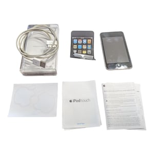 Apple iPod touch 2nd Generation 32GB Black Media Player Wi-Fi Bluetooth MC008 C