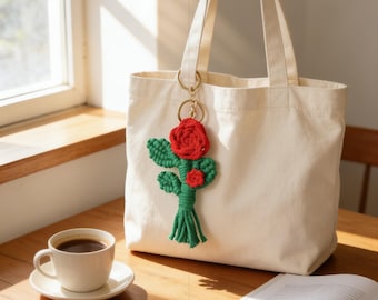 Handgefertigte Makramee Rose Schlüsselanhänger | Süßer Blumen Taschenanhänger | Boho Geschenk für sie
